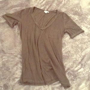 🍋Gap V-Neck Tee with Pocket in Slate Gray